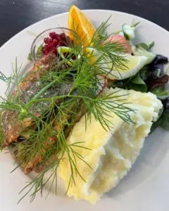 Stekt strömming med potatismos Stekt strömming